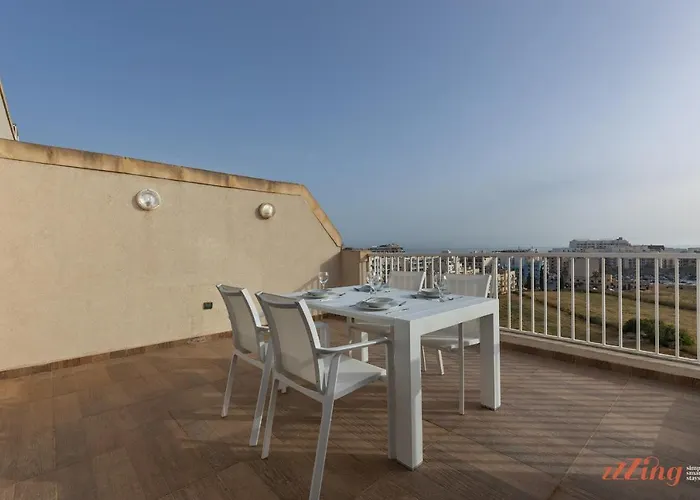 Sunny Penthouse Wterrace And Open Views