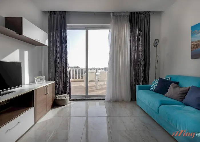 Sunny Penthouse Wterrace And Open Views