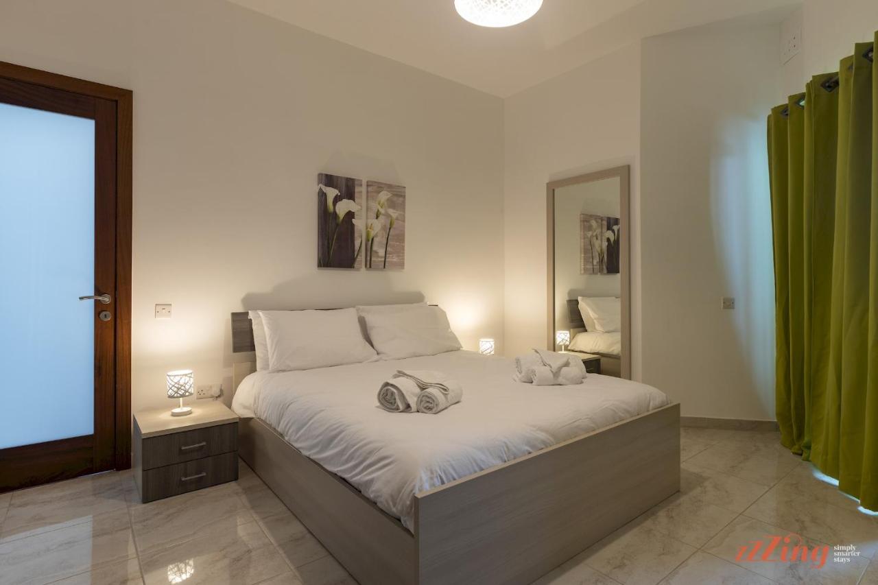 Sunny Penthouse Wterrace And Open Views * St. Paul's Bay